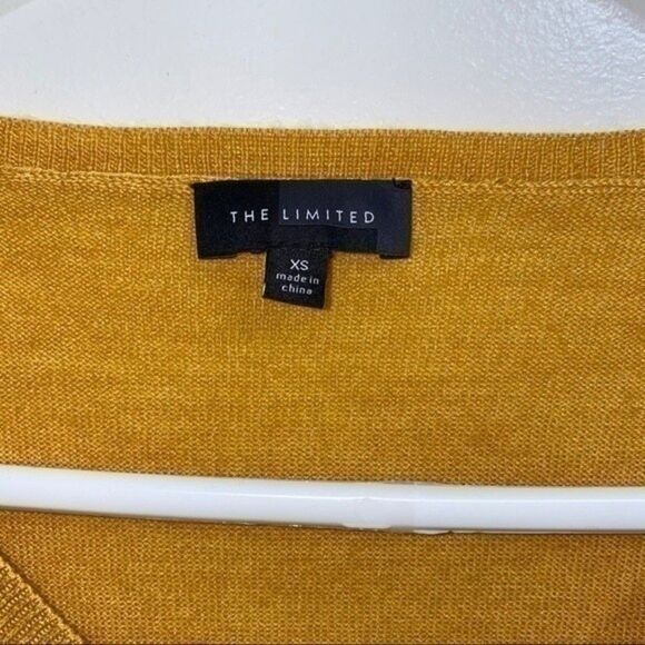 The Limited women’s size XS mustard yellow v-neck sweater 283B1 - Picture 2 of 8